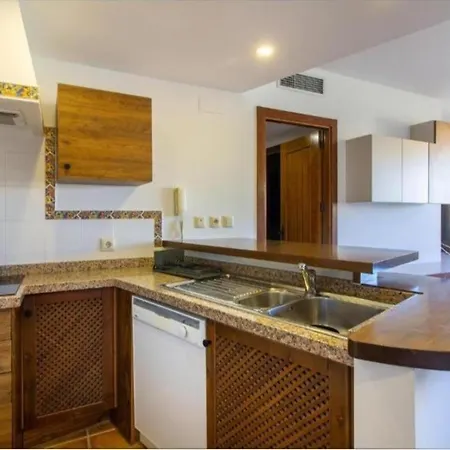 Апартаменты Elegant Penthouse With Panoramic Rooftop Terrace Торевьиа