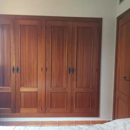 Stylish Penthouse With Private Panoramic Rooftop Terrace דירה טורבייחה