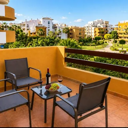 Stylish Penthouse With Private Panoramic Rooftop Terrace *