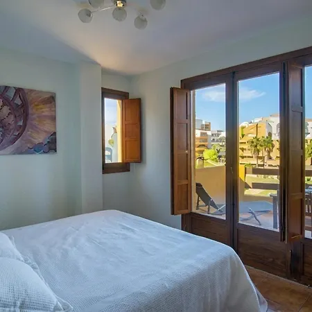 Stylish Penthouse With Private Panoramic Rooftop Terrace * טורבייחה